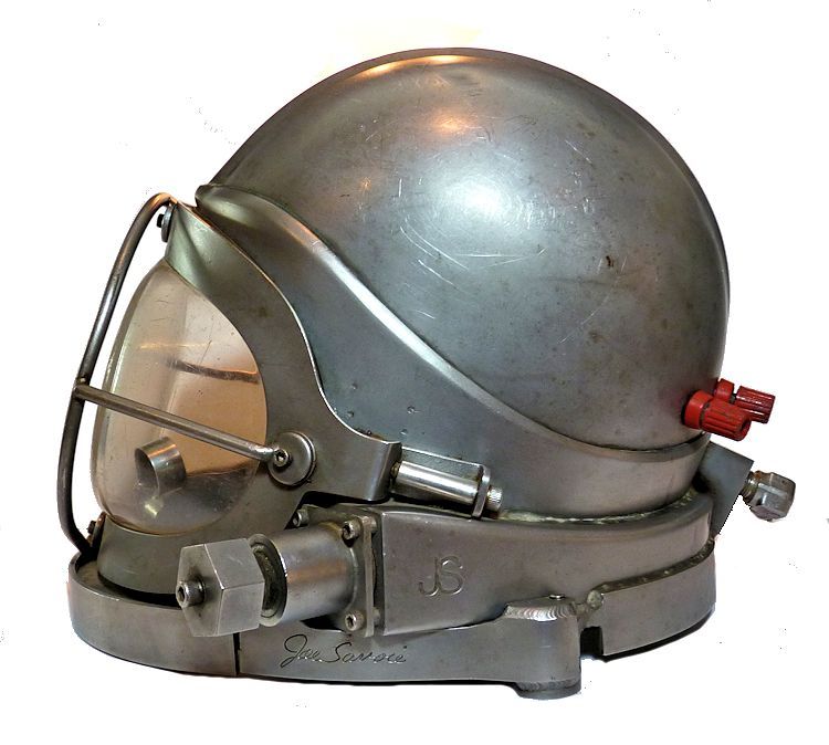 left side of Savoie stainless helmet image