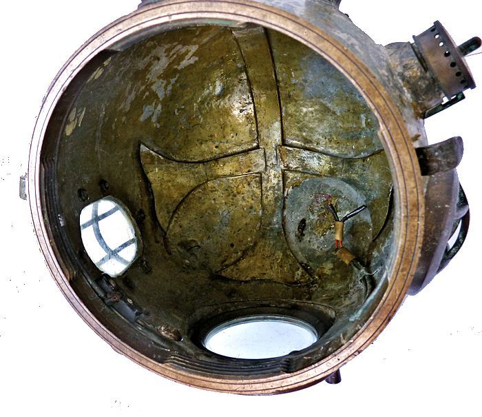 Inside of bonnet showing vents image