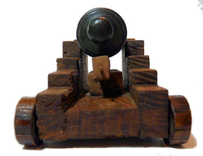 Rear of George I ship's cannon image