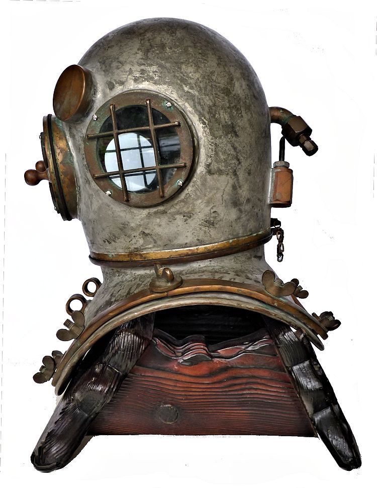 Leftside of the Craftsweld dive helmet image