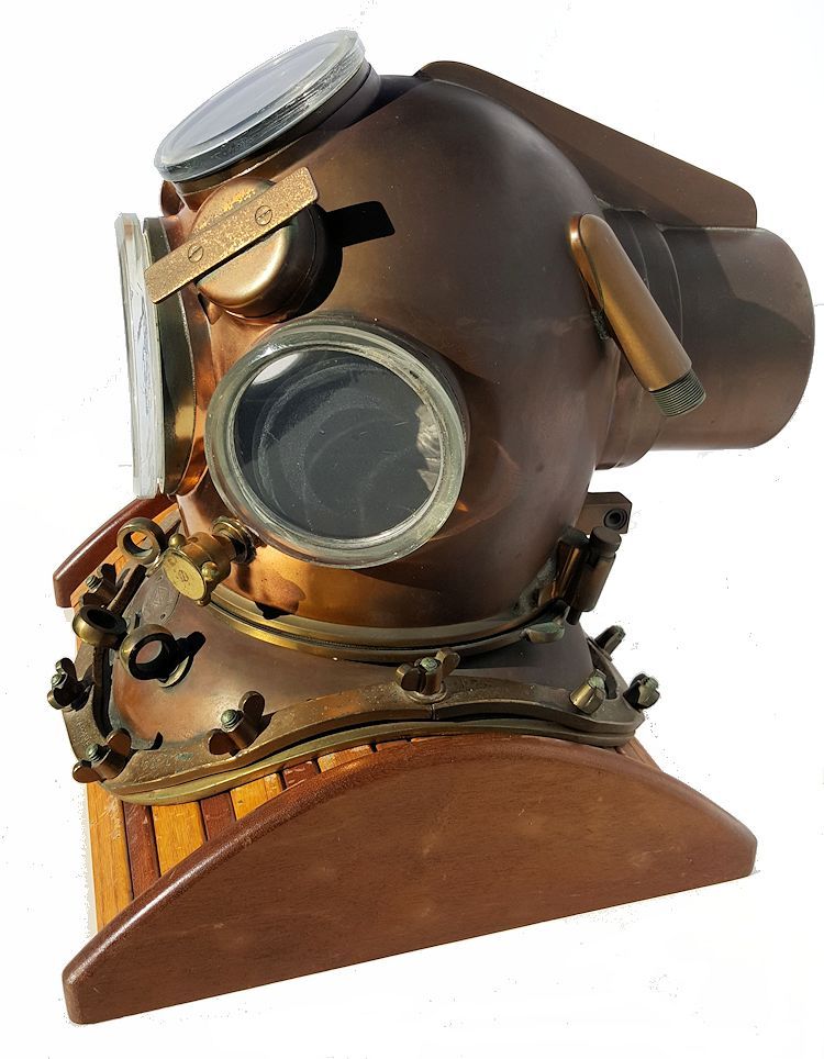 Left side of the Yokohama helium dive helmet image